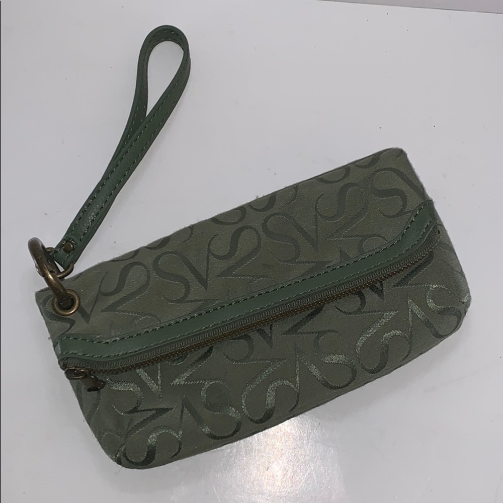 Simply Vera Vera Wang Wristlet